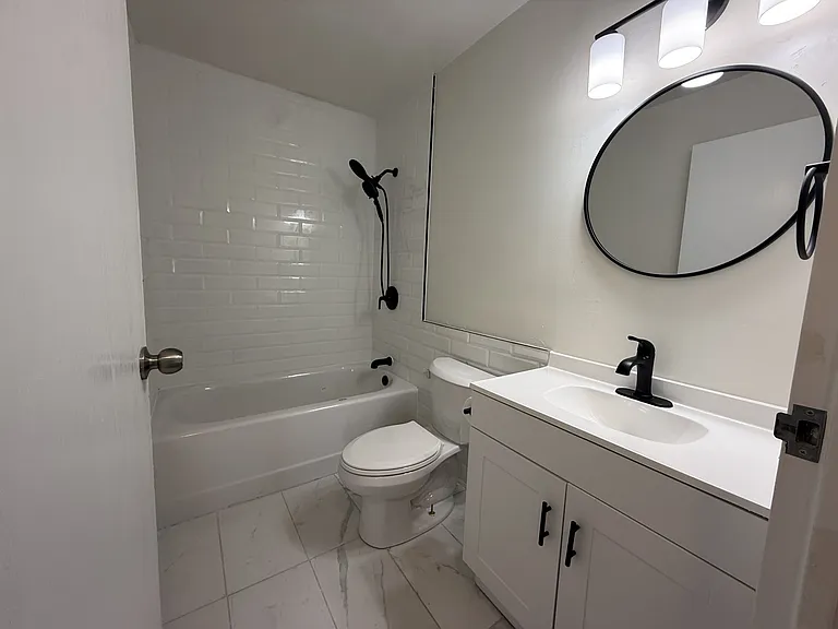 704 Canboro Rd — Photo 21