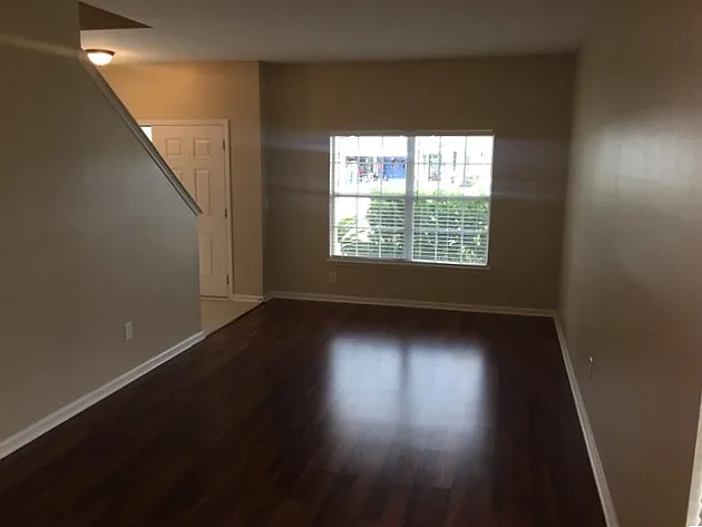 1779 Ferncreek Dr — Photo 5