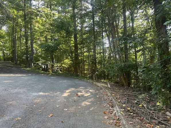 877 Pine Haven Dr, Morristown, TN 37814