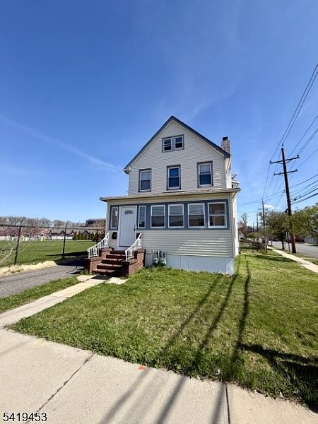 1st image of 196 E Grand Ave