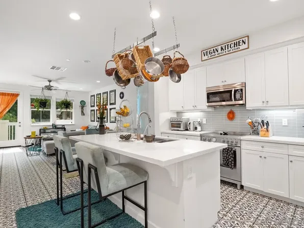 1107 Makena Way, Oceanside, CA 92054