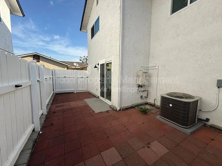 607 Lemon Way #B — Photo 26