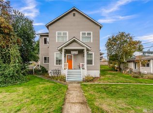 906 E Marine View Dr, Everett, WA 98201