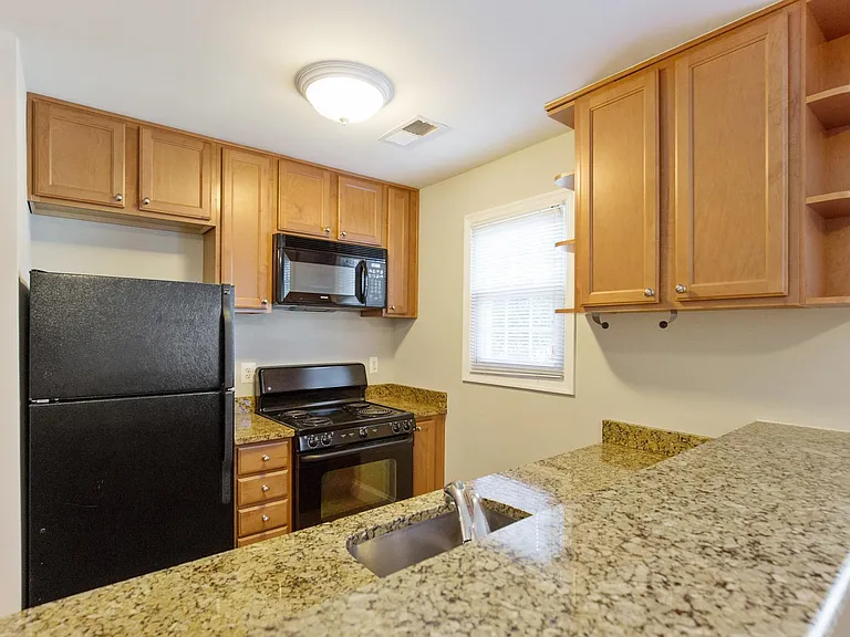 42 N Bedford St #6 — Photo 8