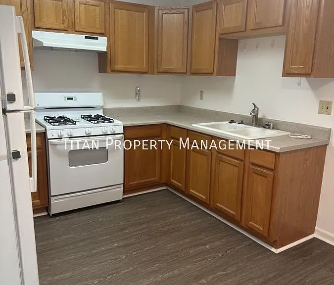 3604 N Loop Blvd — Photo 8