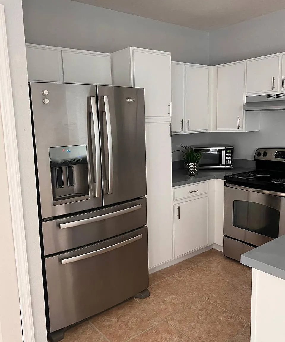 Beautiful 3 Bed/2.5 Bath Townhome for Rent! — Photo 2