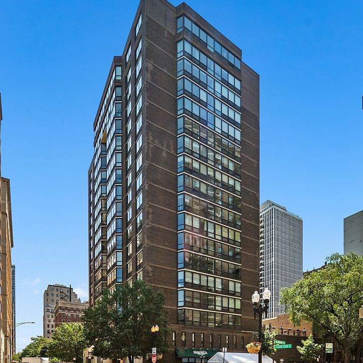 1st image of 21 W Goethe St APT 15A