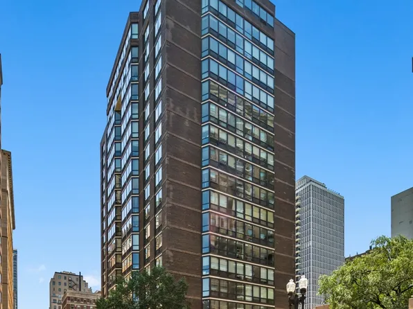 21 W Goethe St APT 15A, Chicago, IL 60610