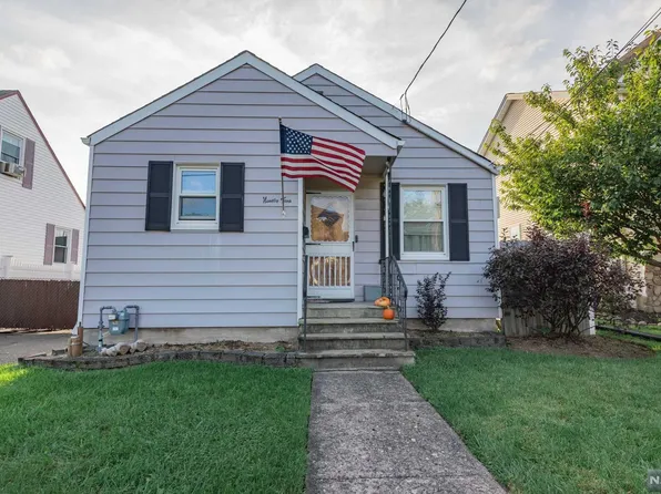 90 6th Ave, Hawthorne, NJ 07506