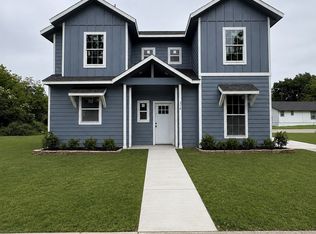 316 Henry St, Waxahachie, TX 75165