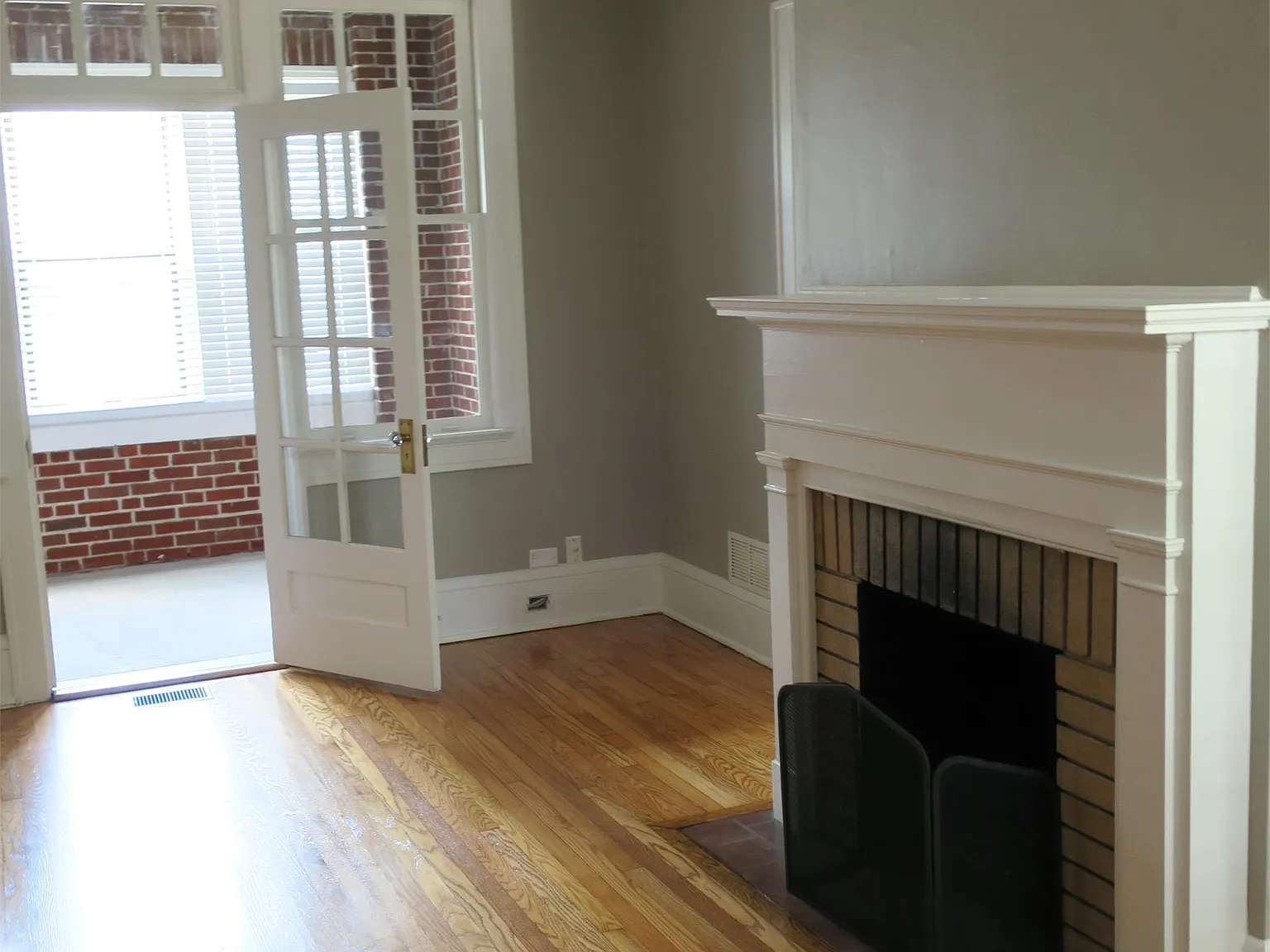 Hartmore Apartments - 1 — Photo 4