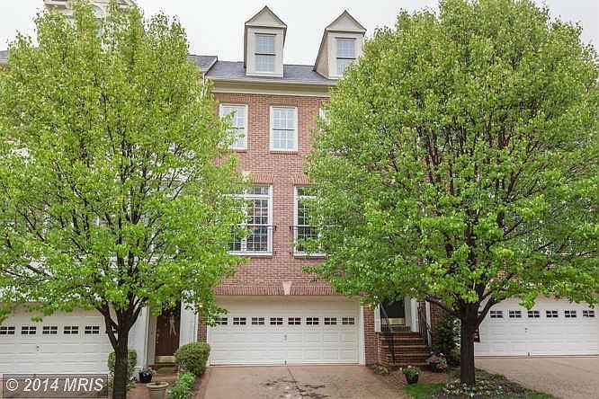 1st image of 7491 Carriage Hills Dr