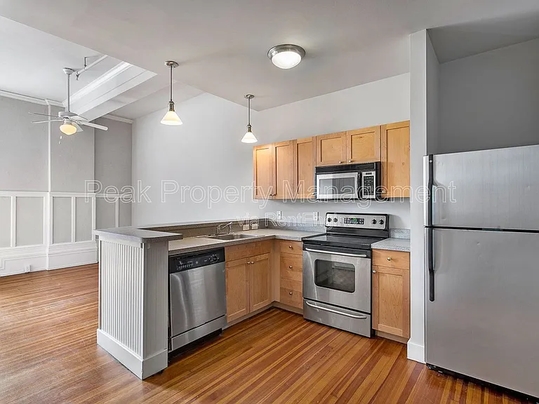 220 E Marshall St #32 — Photo 4