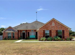 125 Plantation Oaks Ct, Springtown, TX 76082
