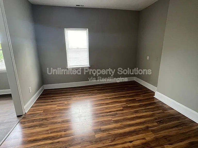 214 S 13th St #B — Photo 8