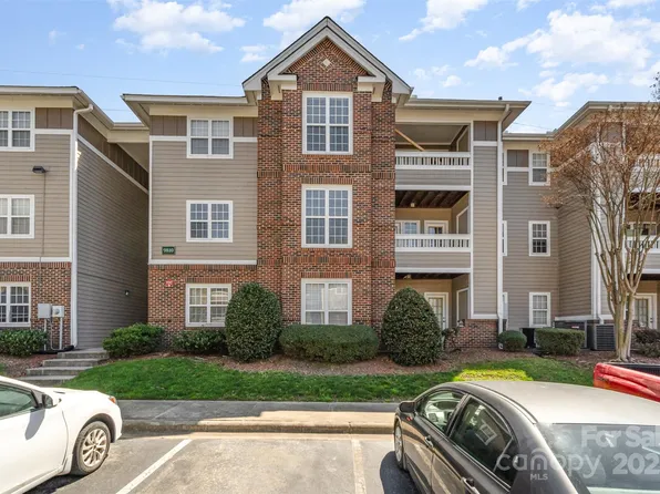 9810 Campus Walk Ln APT G, Charlotte, NC 28262