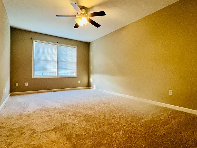 1112 Ekstam Dr #4 — Photo 13