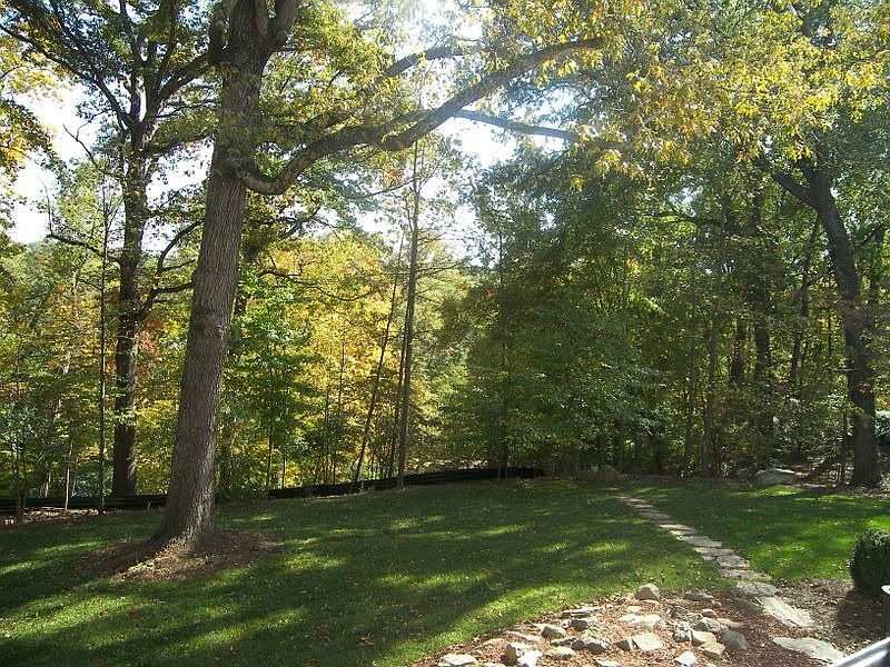 2.5 acres green space!