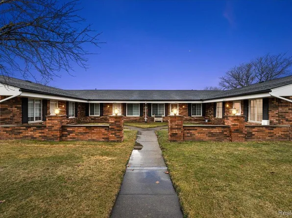 32622 Valley Dr, Warren, MI 48093