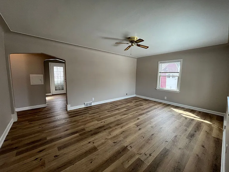 9318 Zimmerly Ave — Photo 3
