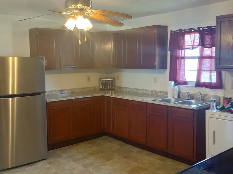 218 W Main St #B — Photo 4