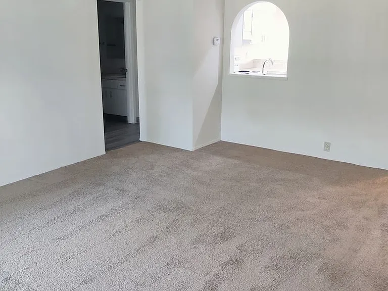 Pepper Tree Village Apartments — Photo 28