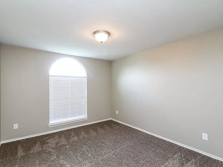 1204 Seneca Pl — Photo 14