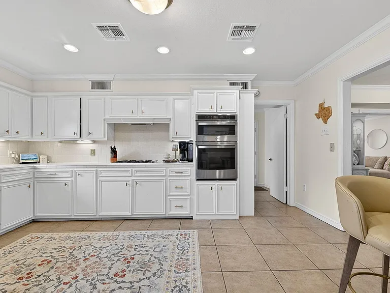 609 Peerman Pl — Photo 10