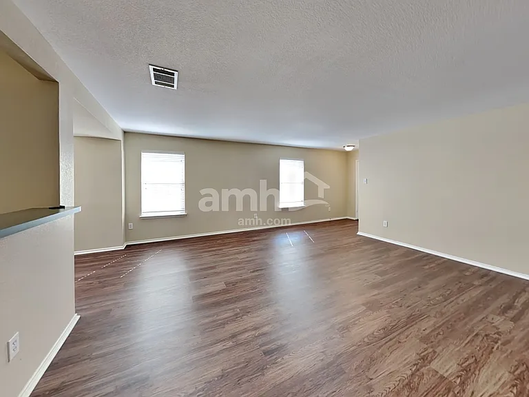2124 Van Zandt Dr — Photo 7