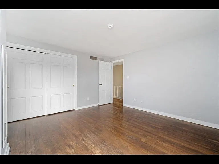 6412 Howe St #1 — Photo 23