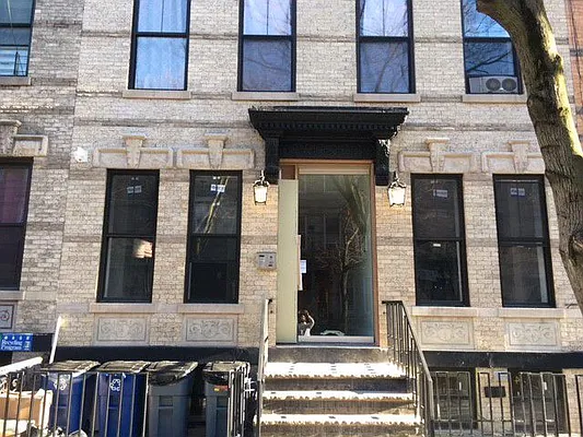 Rented by Premium Management  | media 13