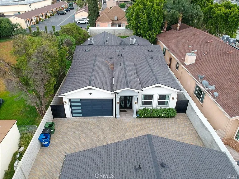 6940 Peach Ave — Photo 3