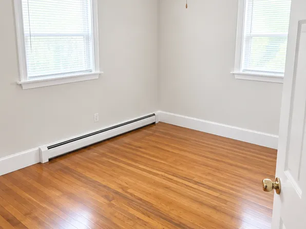 75 Friend St #1, Gloucester, MA 01930