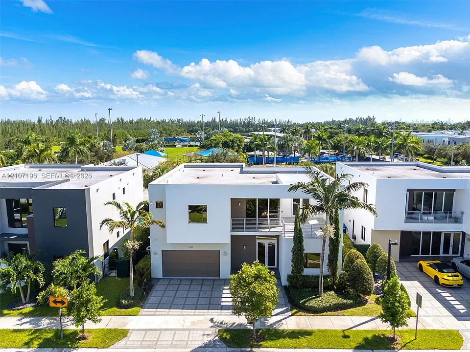 7585 NW 100th Ave