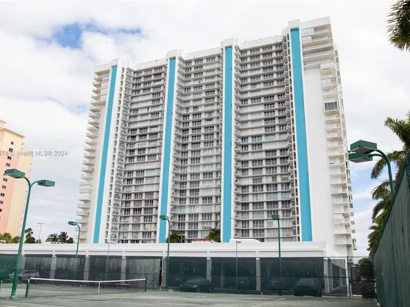 881 Ocean Dr #Townhouse 15, Key Biscayne, FL 33149