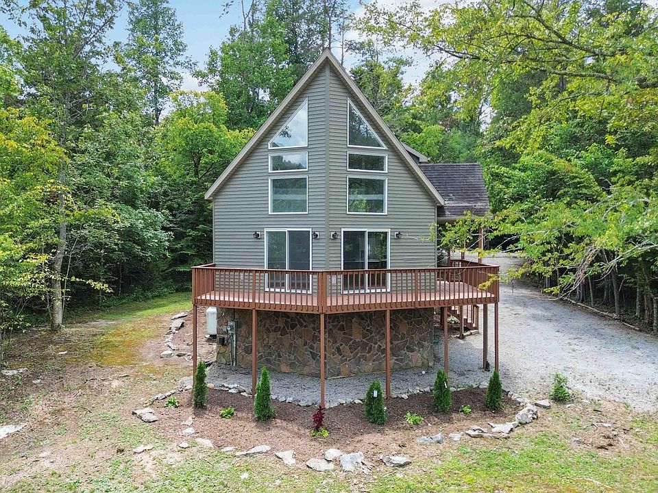 1st image of 84 Clover Leaf Cir