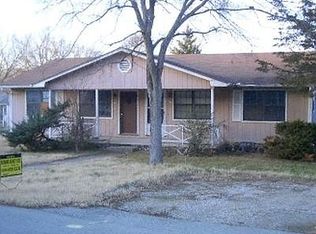 703 Winchester St, Flippin, AR 72634