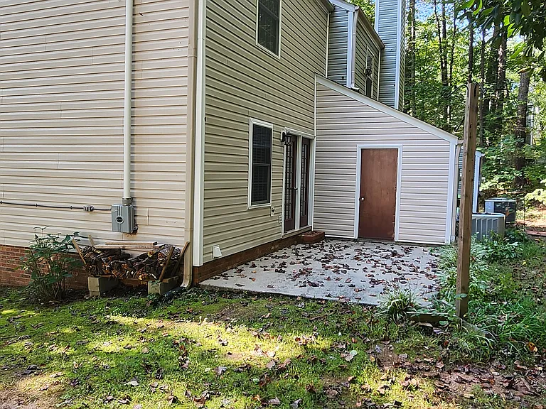 403 Glencoe Dr — Photo 2