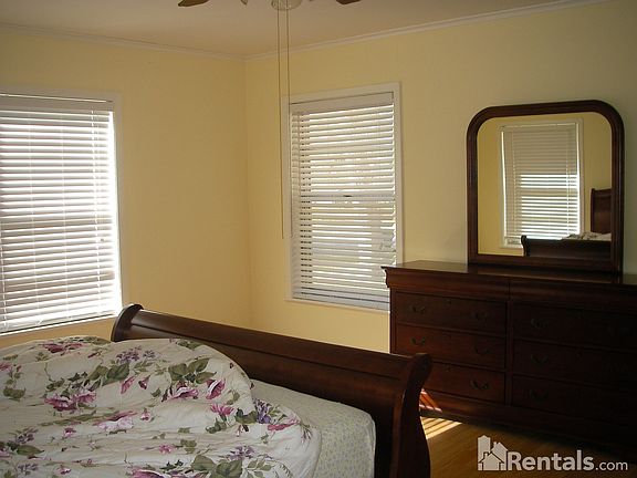 5th image of 1715 Oak Knoll Dr
