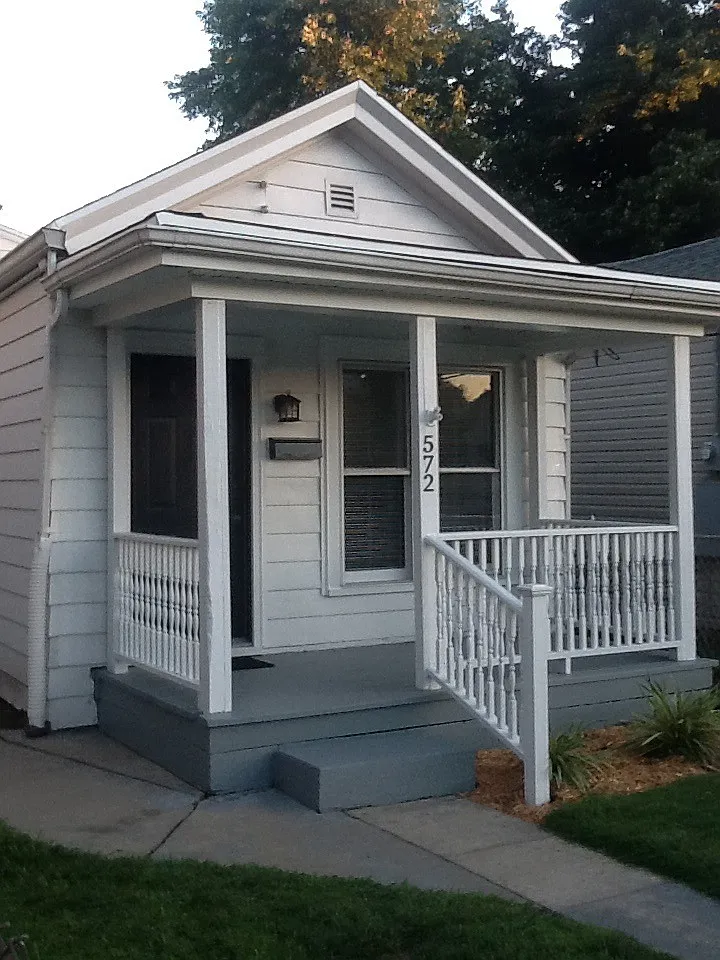 572 Lilly Ave photo 1