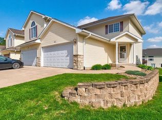 3542 Stoneview Cir SW, Cedar Rapids, IA 52404