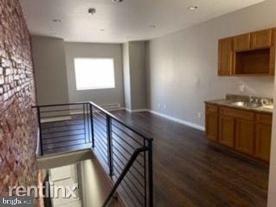 2nd image of 908 E Schiller St #2F