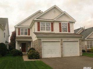 63 Dari Rd, Middle Island, NY 11953