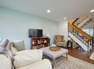 2214 Cartwright Pl, Reston, VA 20191