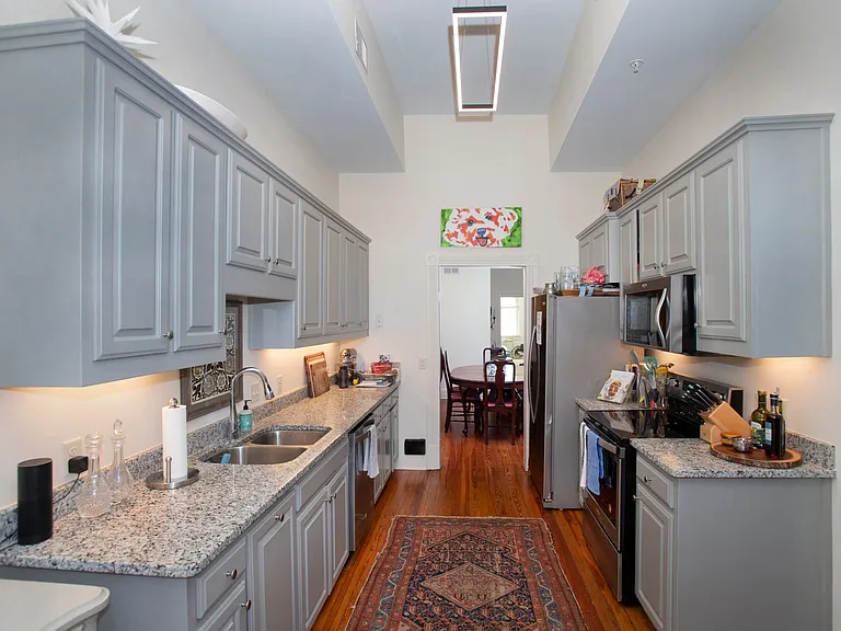 160A E Main St — Photo 3