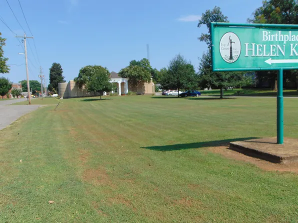 604 N Keller Ln, Tuscumbia, AL 35674