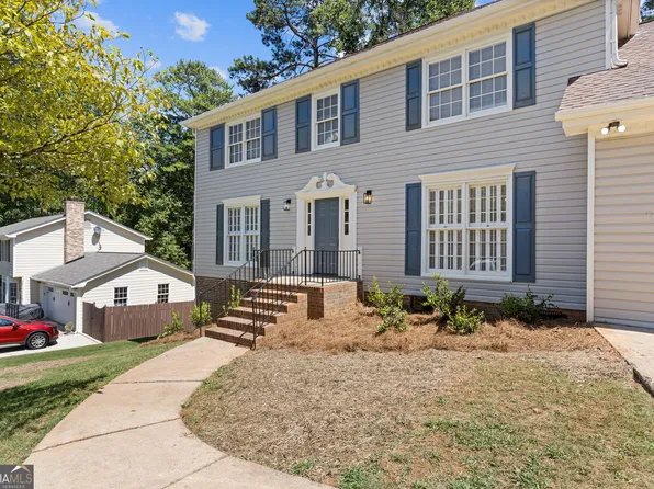 1388 Chesapeake Dr SW, Lilburn, GA 30047