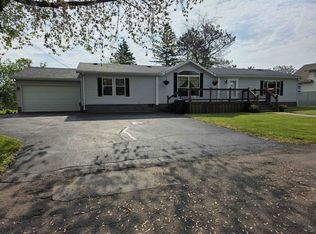 916 Spring Lake Rd, Cloquet, MN 55720