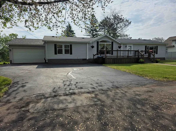 916 Spring Lake Rd, Cloquet, MN 55720