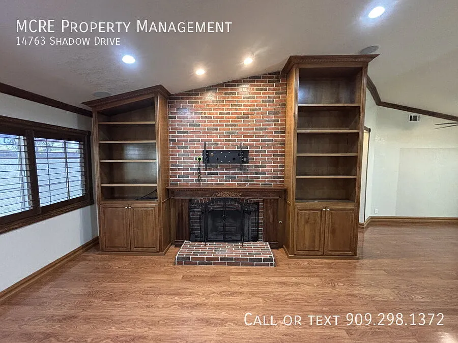 South Fontana Gem 3 Bedrooms, 2 Baths, Fire Pit & Attached Garage — Photo 2